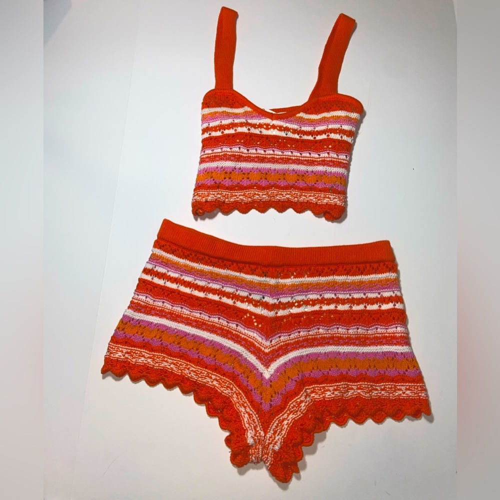 Orange, pink, and white short and tank top set. Size: small Confused:Brand new